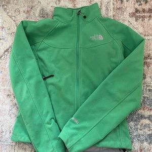 Womens North Face soft shell windwall jacket